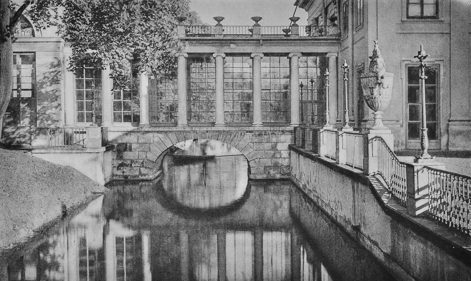 华沙皇家浴场公园内的岛屿宫丨波兰华沙丨蒂尔曼·冯·加默伦,多米尼克·梅林等-44