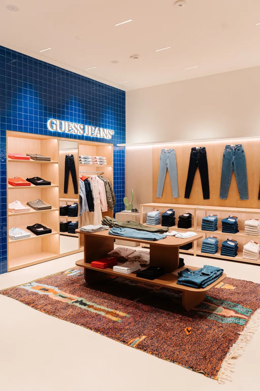 GUESS JEANS 阿姆斯特丹首店丨荷兰阿姆斯特丹丨Nicolai Marciano-7