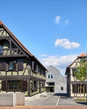 法国 Schiltigheim 室内集市与展览空间 · 旧建筑新生命