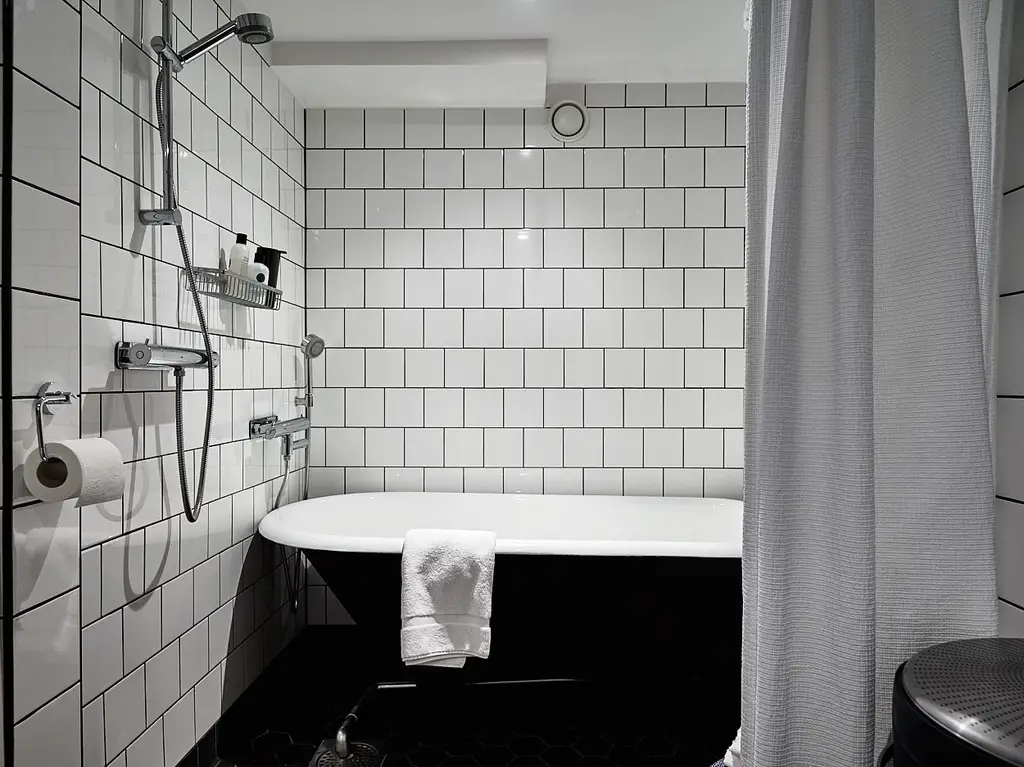 旧工厂中的柔和粉彩空间-19