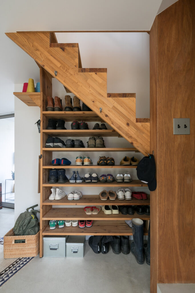 高台から緑豊かな公園を望む　緑の専門家夫妻が建てた 星型の実験住宅 | Green | 100%LiFE-17