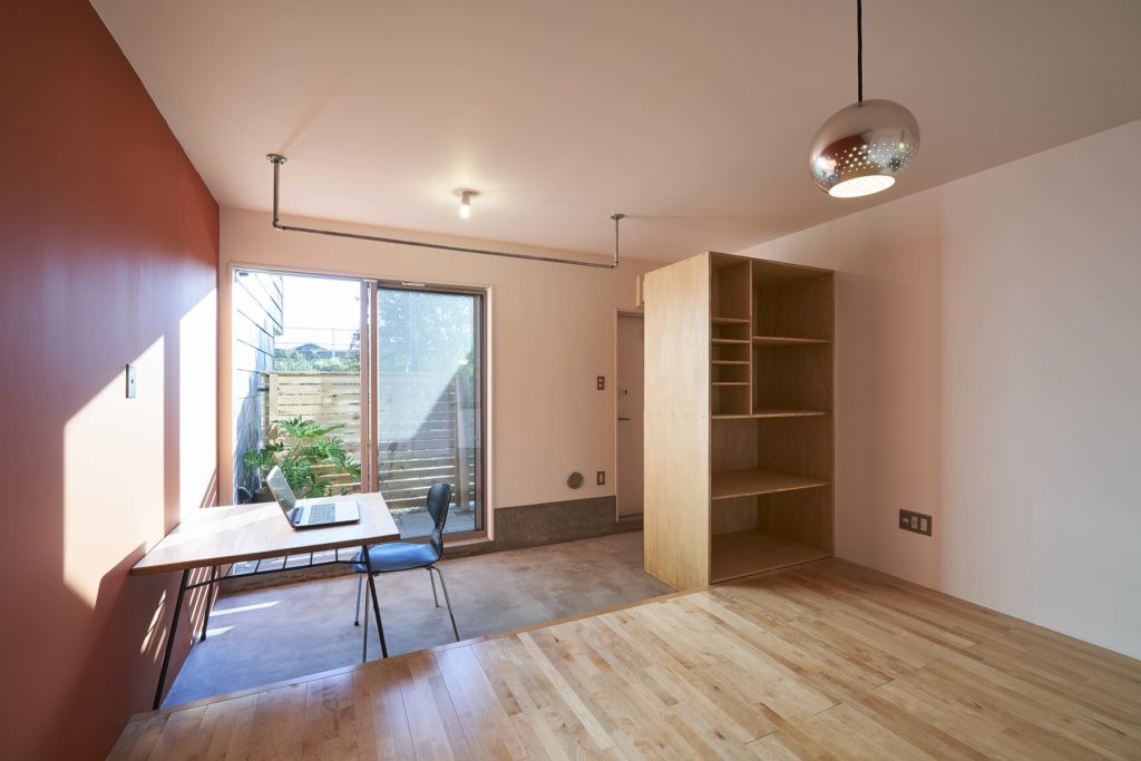 “間”を紡ぐ建築家の自邸自在に姿を変える空間が暖かなコミュニティを育む | Style of Life | 100%LiFE-10