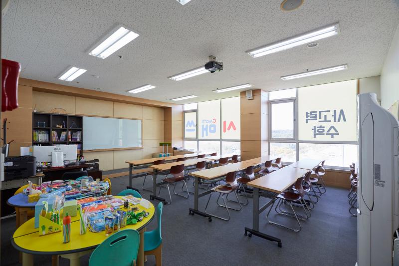 70 平米数学学院，色彩点亮空间-13