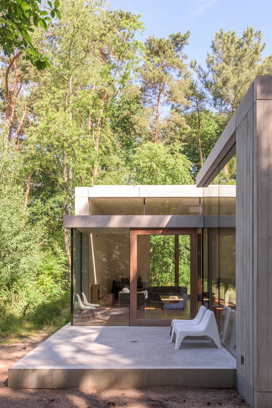 比利时林间混凝土盒子住宅-9