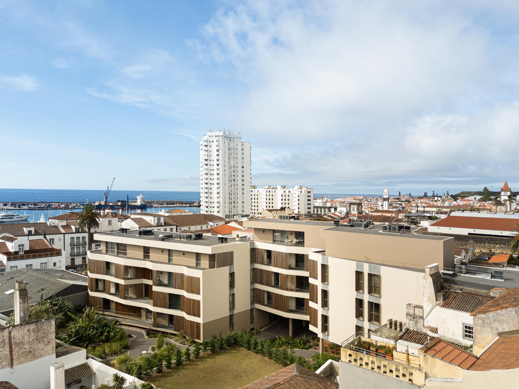 ERNESTO DO CANTO住宅区丨葡萄牙蓬塔德尔加达丨BOX arquitectos-166