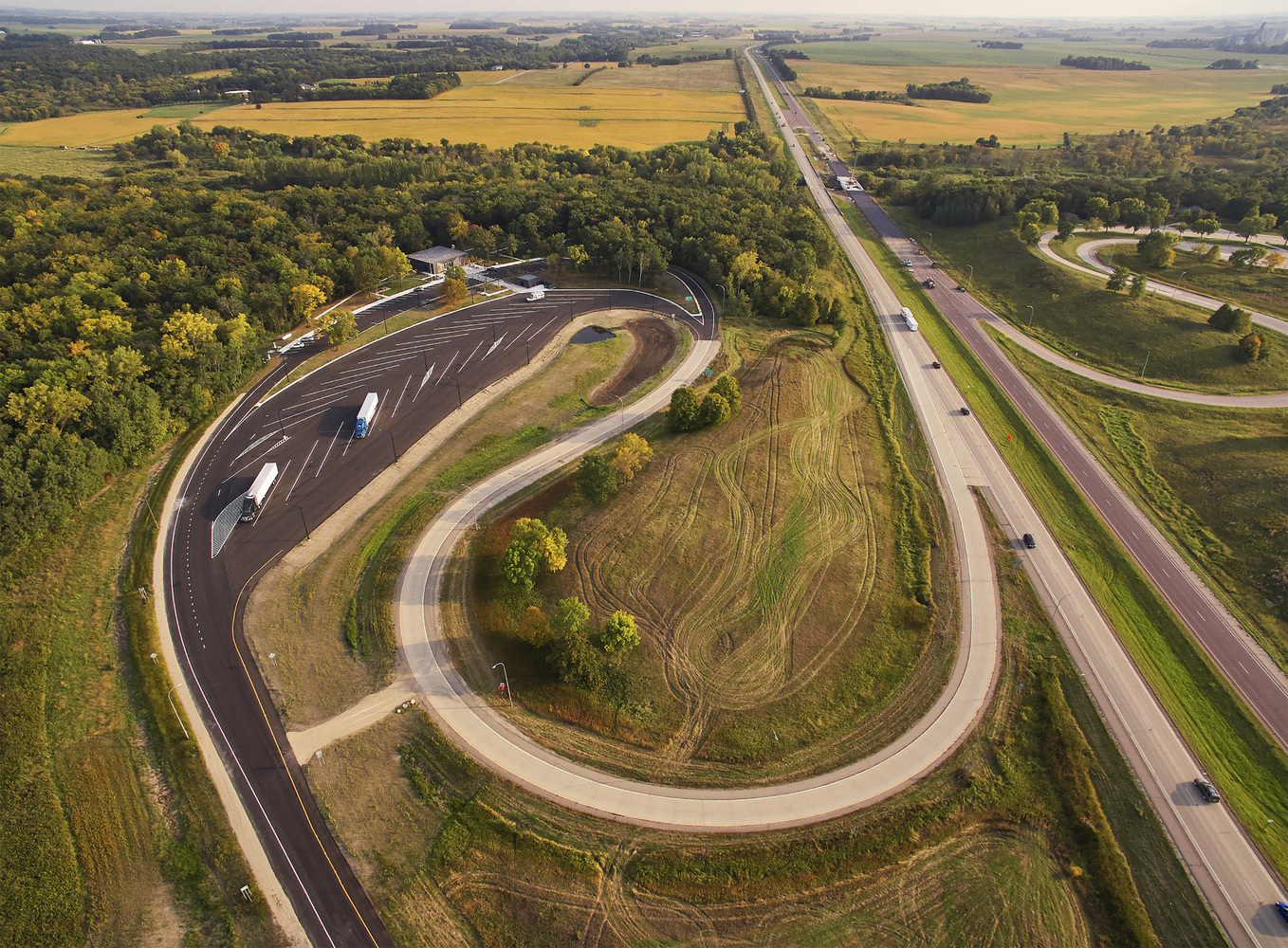 直流河北行安全休息区-33
