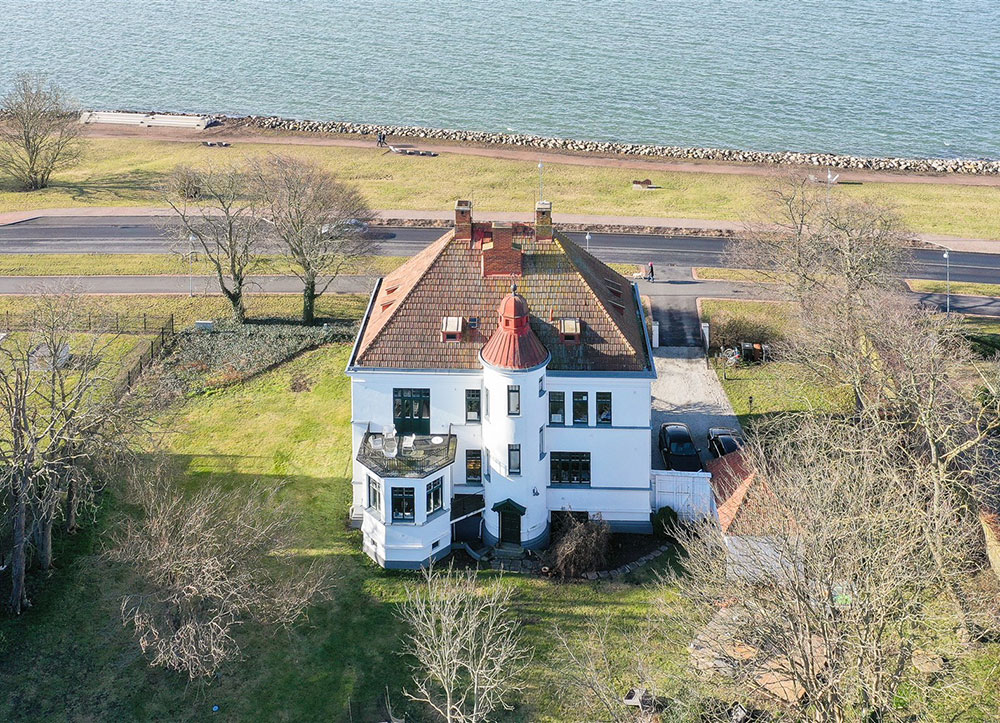 瑞典海岸线上的 Art Nouveau 风格历史别墅-19