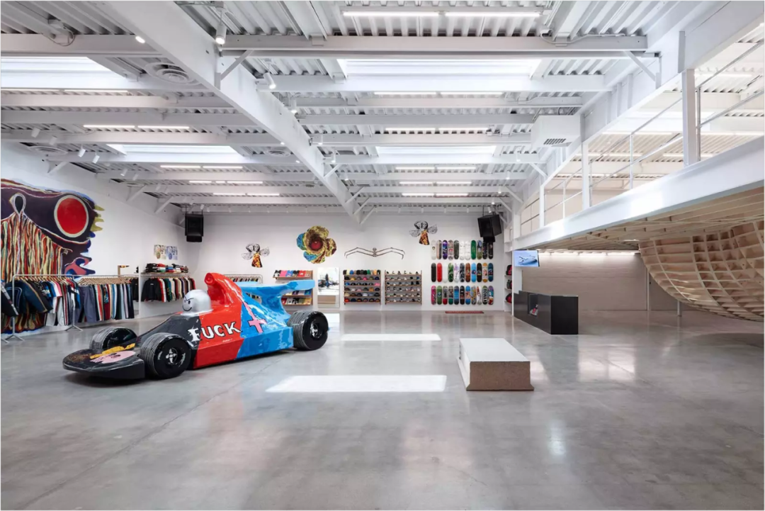 Supreme 洛杉矶门店丨美国洛杉矶-14