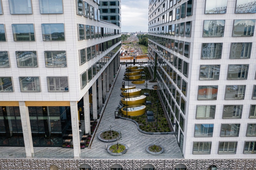 芬兰赫尔辛基 Tripla 购物中心绿色景观设计-6