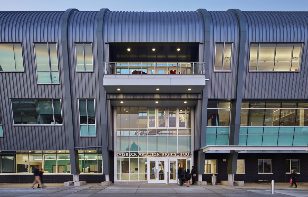 雷斯贝克航空高中-10