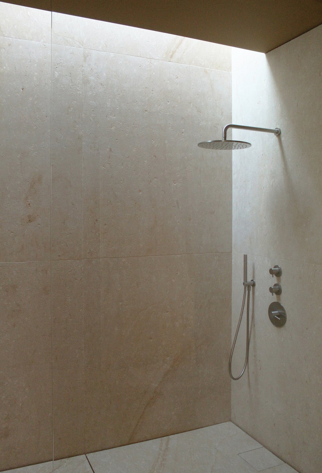 带有一个大门廊的房子丨意大利-25