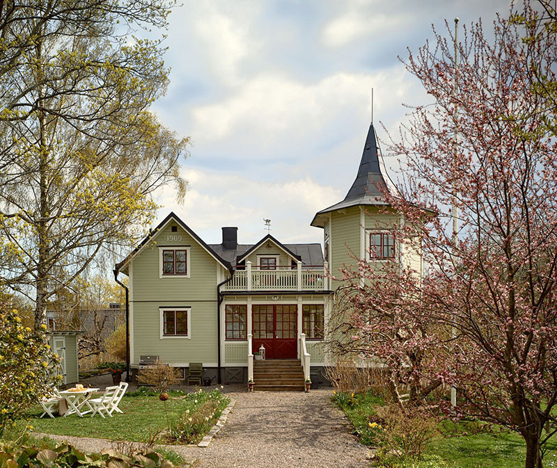 瑞典乡村小屋 | 塔楼与屋顶露台完美融合-2