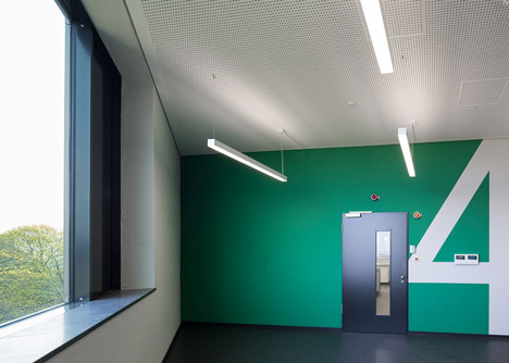 KSG adds textured walls to university chemistry lab in Aachen-25