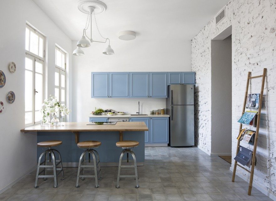 特拉维夫姐妹设计师打造的两套短期租赁公寓-0