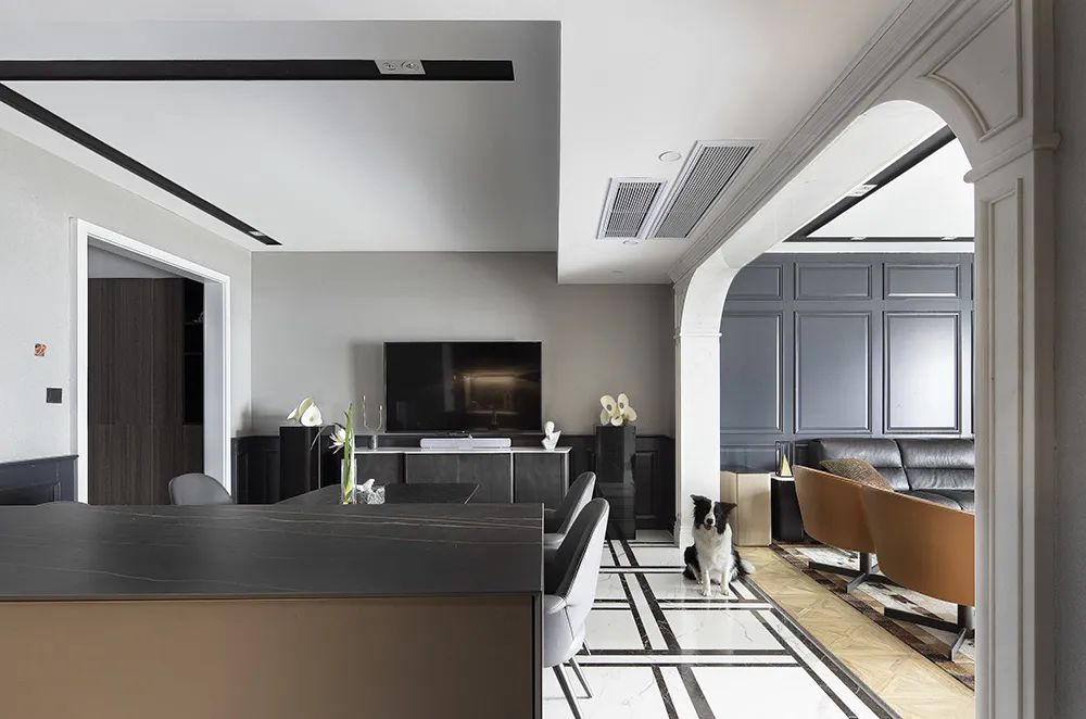 黑白法式浪漫,打造江景房的洄游流动感-24
