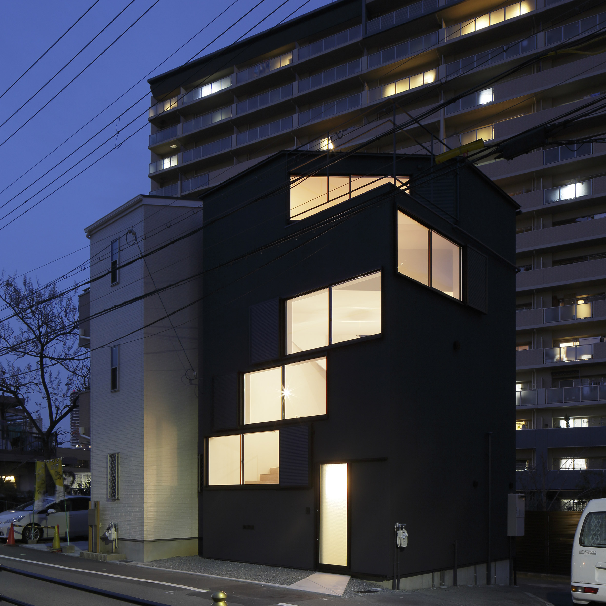 10 buildings with unusual windows that steal the limelight-14