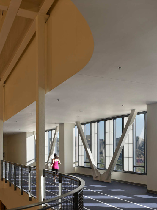 洛杉矶使命学院 3800 万美元健身中心-9