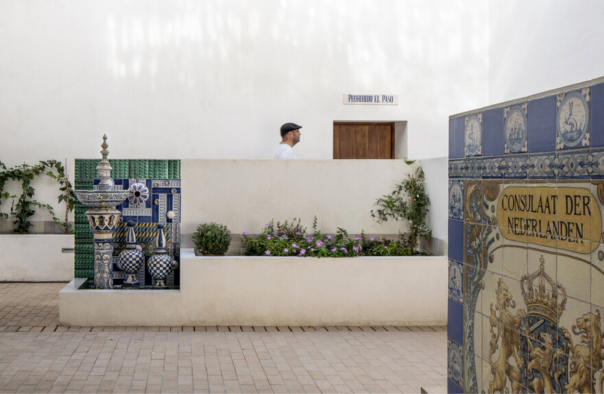Restaurant and Hotel in Pottery Factory Montalván in Triana, Seville-30