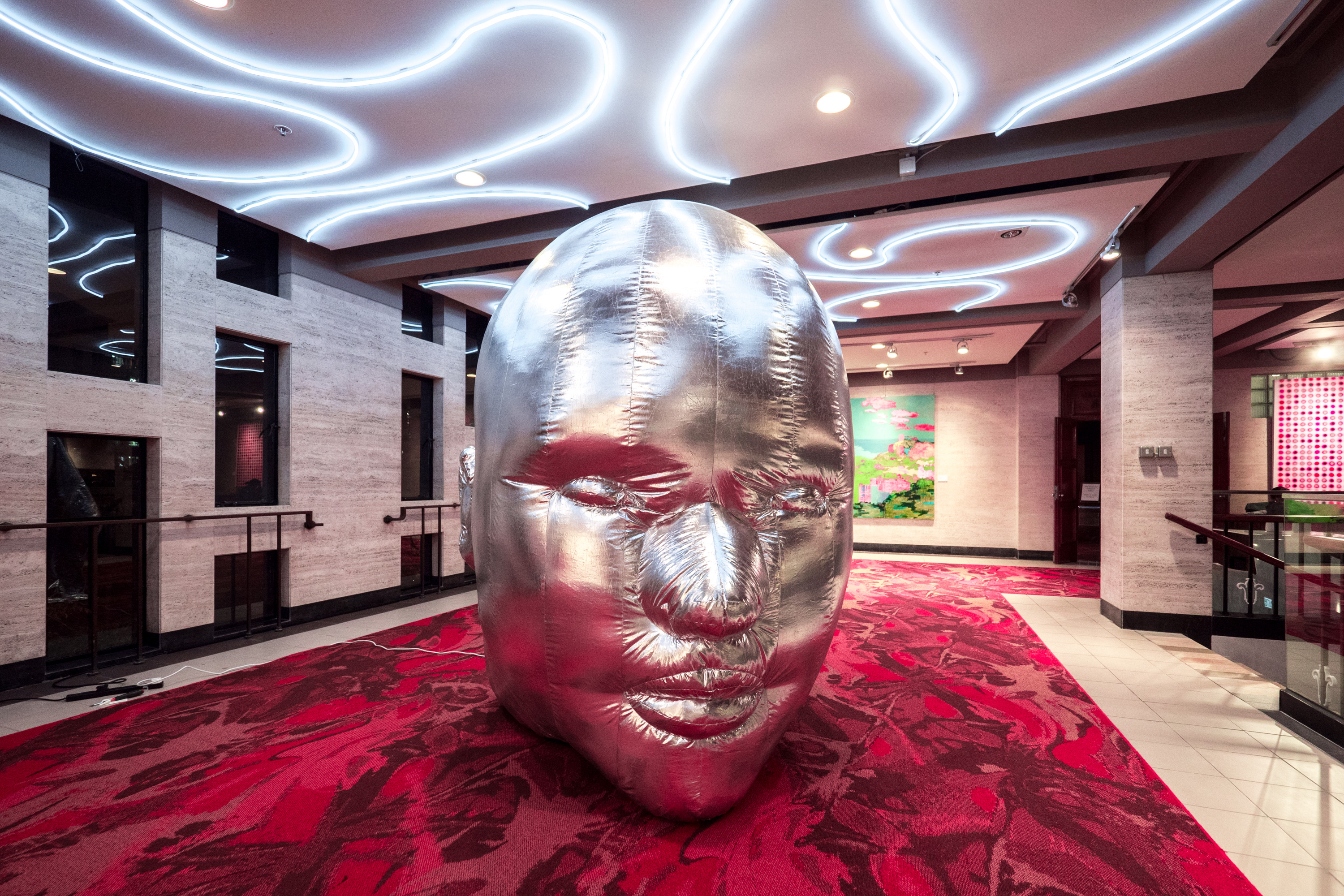 充气雕塑构建数字化空间，时尚与建筑的跨界融合-12