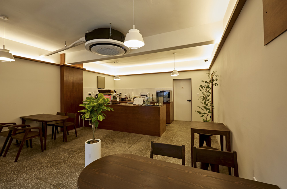 温馨舒适的 10 平米咖啡厅室内设计-5