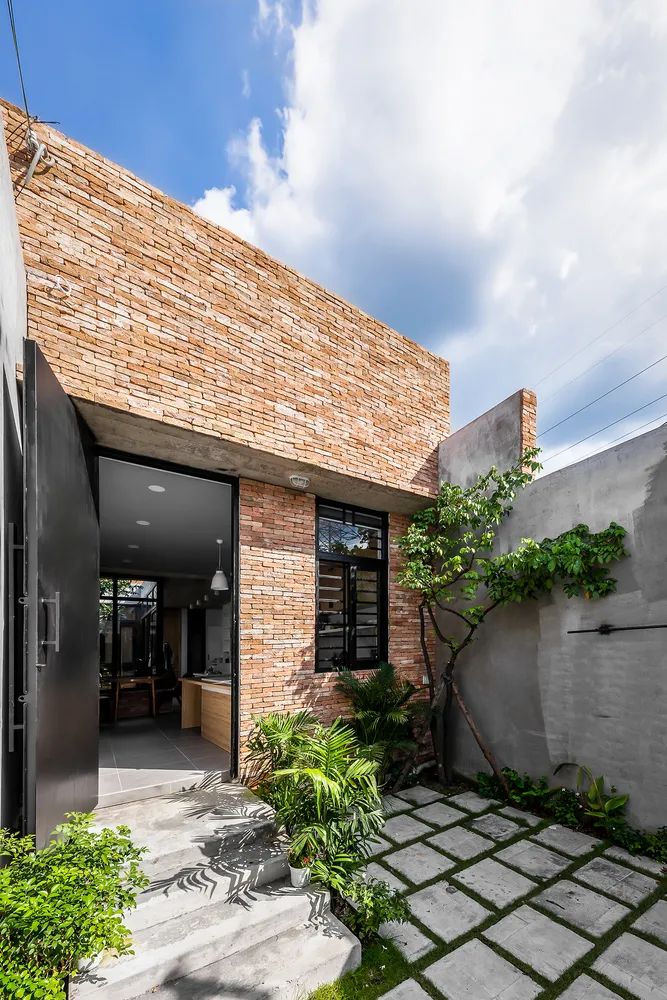 绿色环绕的越南西贡 94 平米住宅设计-18