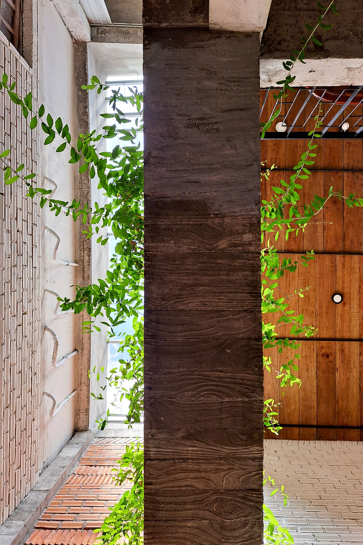 小红楼 | 2 米宽的温馨之家-25