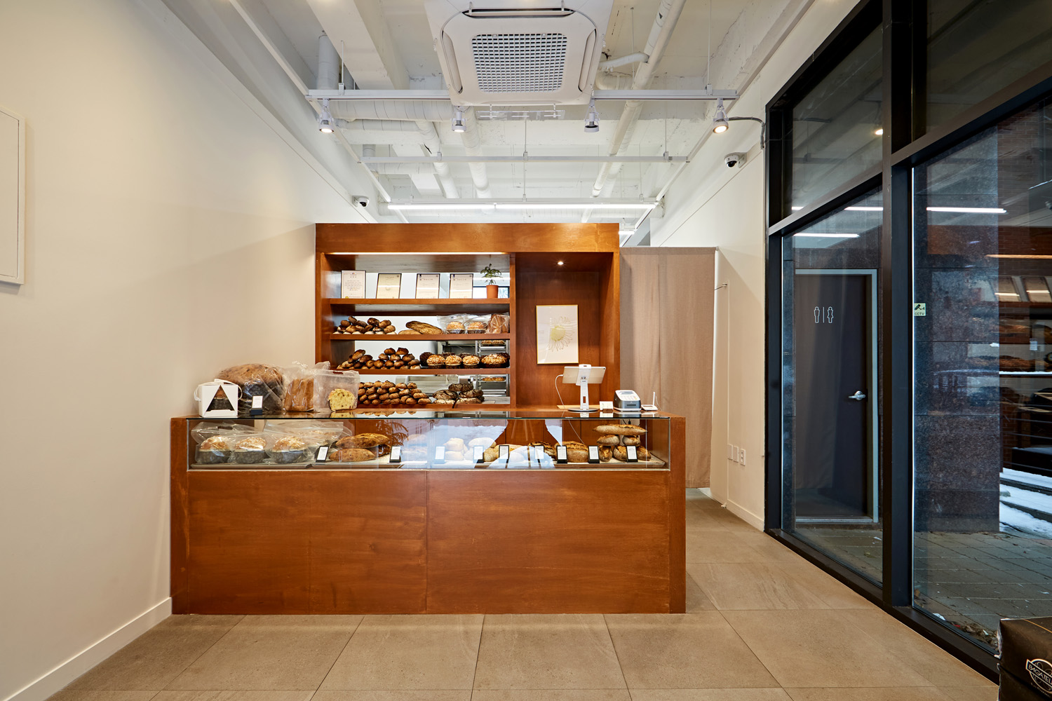 白色与木质，打造 15 平极简主义厨房-4