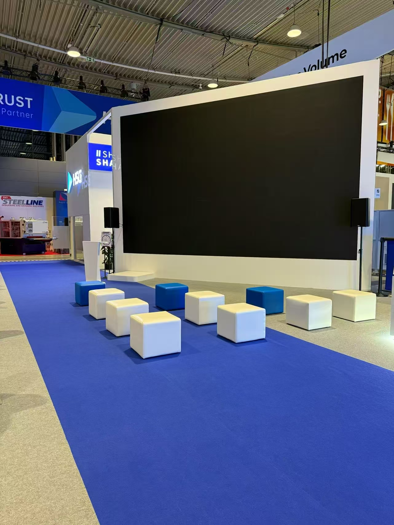 Booth｜谁说机械类展台不能未来科技感！-20