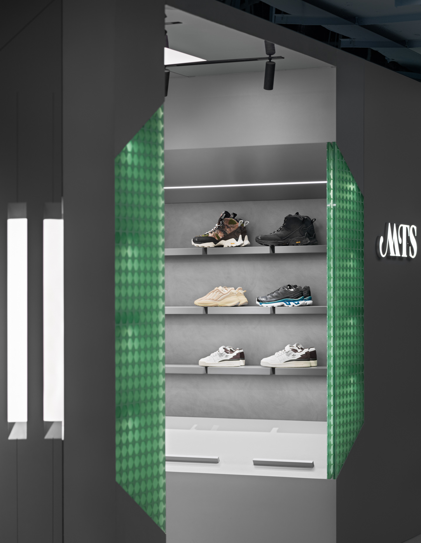 北京东安市场潮鞋买手店丨中国北京丨AII design studio-17