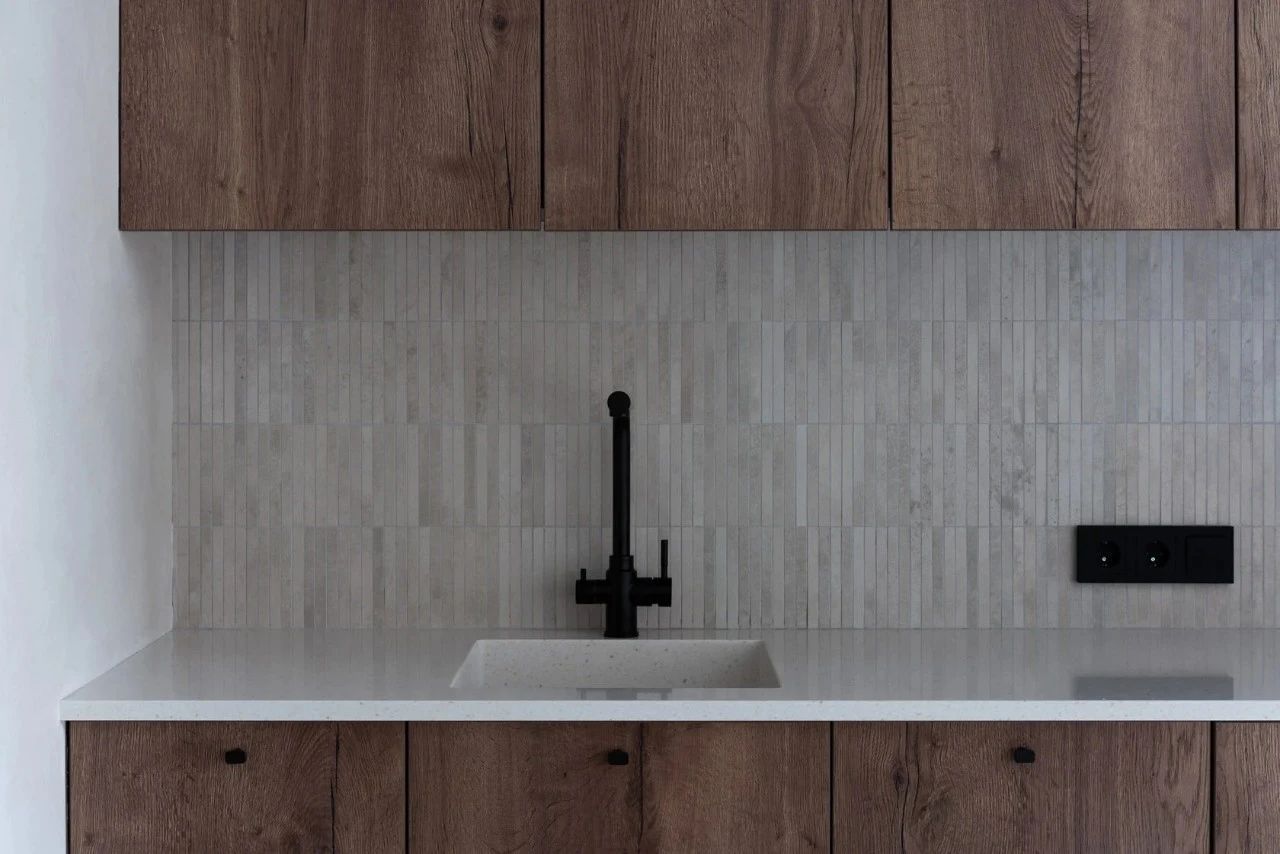 60㎡水泥灰原木风公寓设计-13