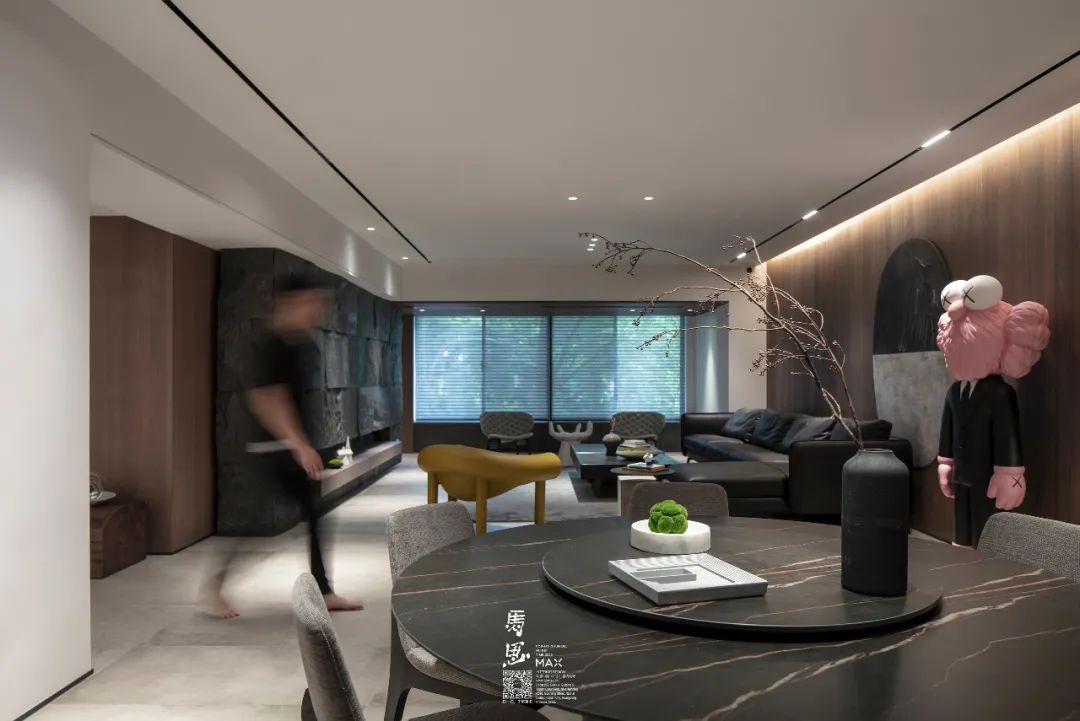 245m²简约大平层,演绎空间与情感的共鸣-11