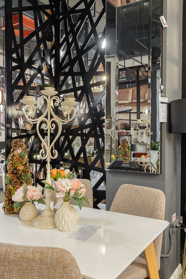 陈列室英菲尼迪丨罗马尼亚布加勒斯特丨PureMess Design-18