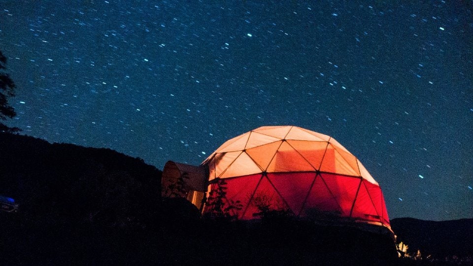 星空下的梦幻设计 | 全球最佳观测流星雨的 Airbnb 住宿-16