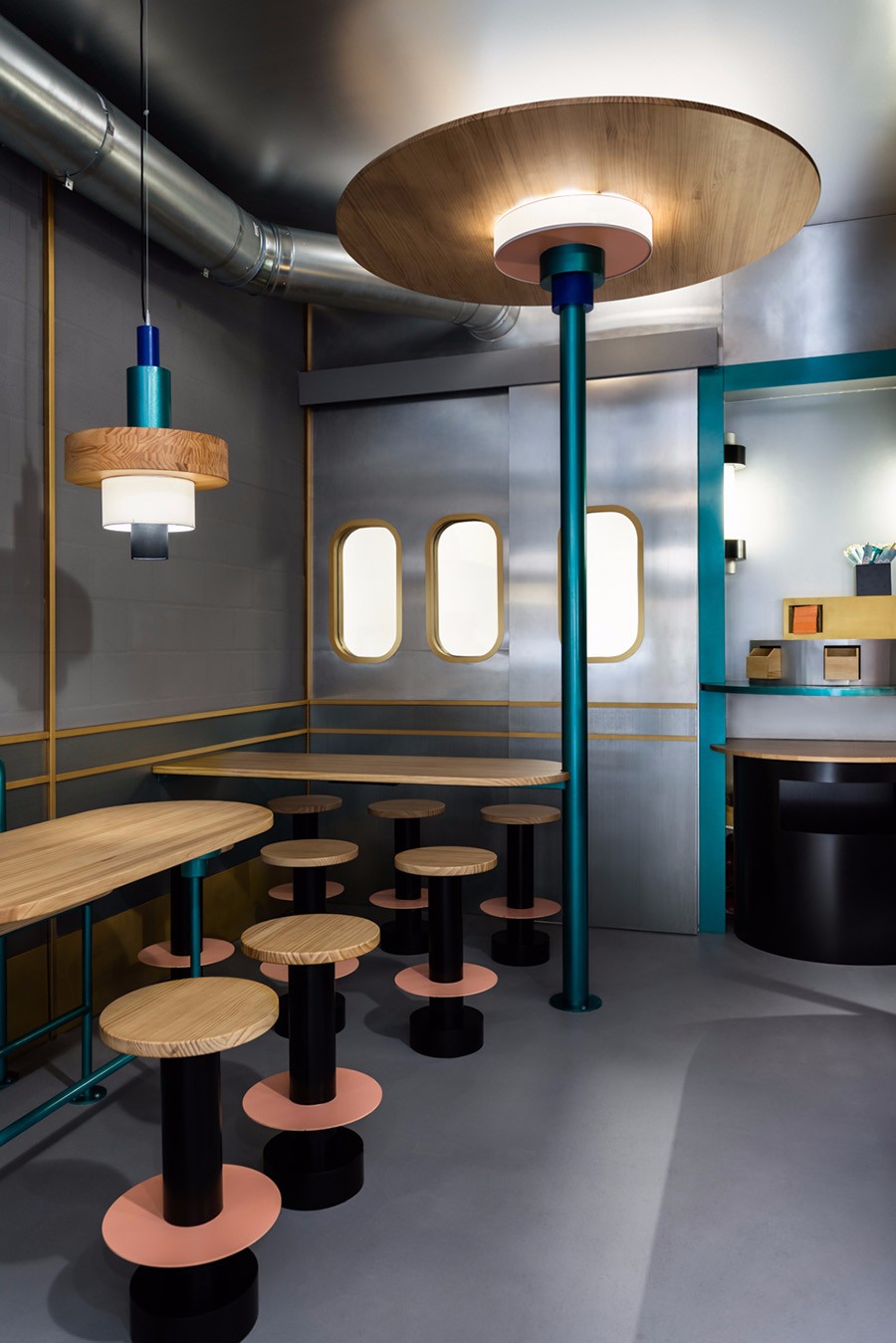 西班牙：街头快餐寿司店Kento里的设计美学-4