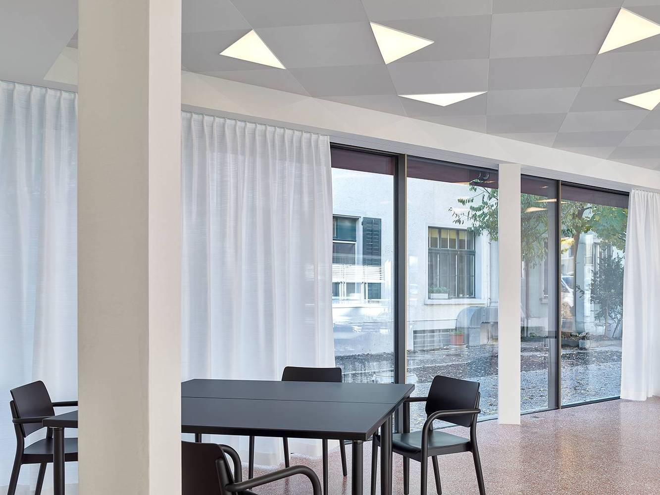 瑞士庭院建筑设计 | St Peter & Paul Courthouse-36