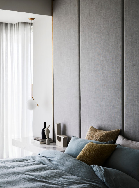 金色的;金黄色的;金的;金制的-105