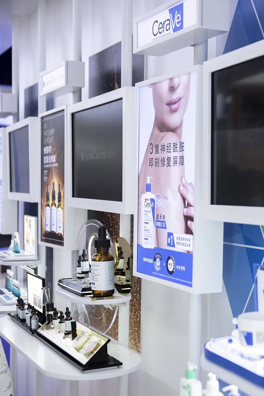 欧莱雅 CIIE 2020 展位设计 | 悬浮盒子展现多样品牌-32