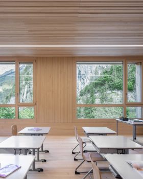 奥地利农村的长方体小学丨Bernardo Bader Architekten