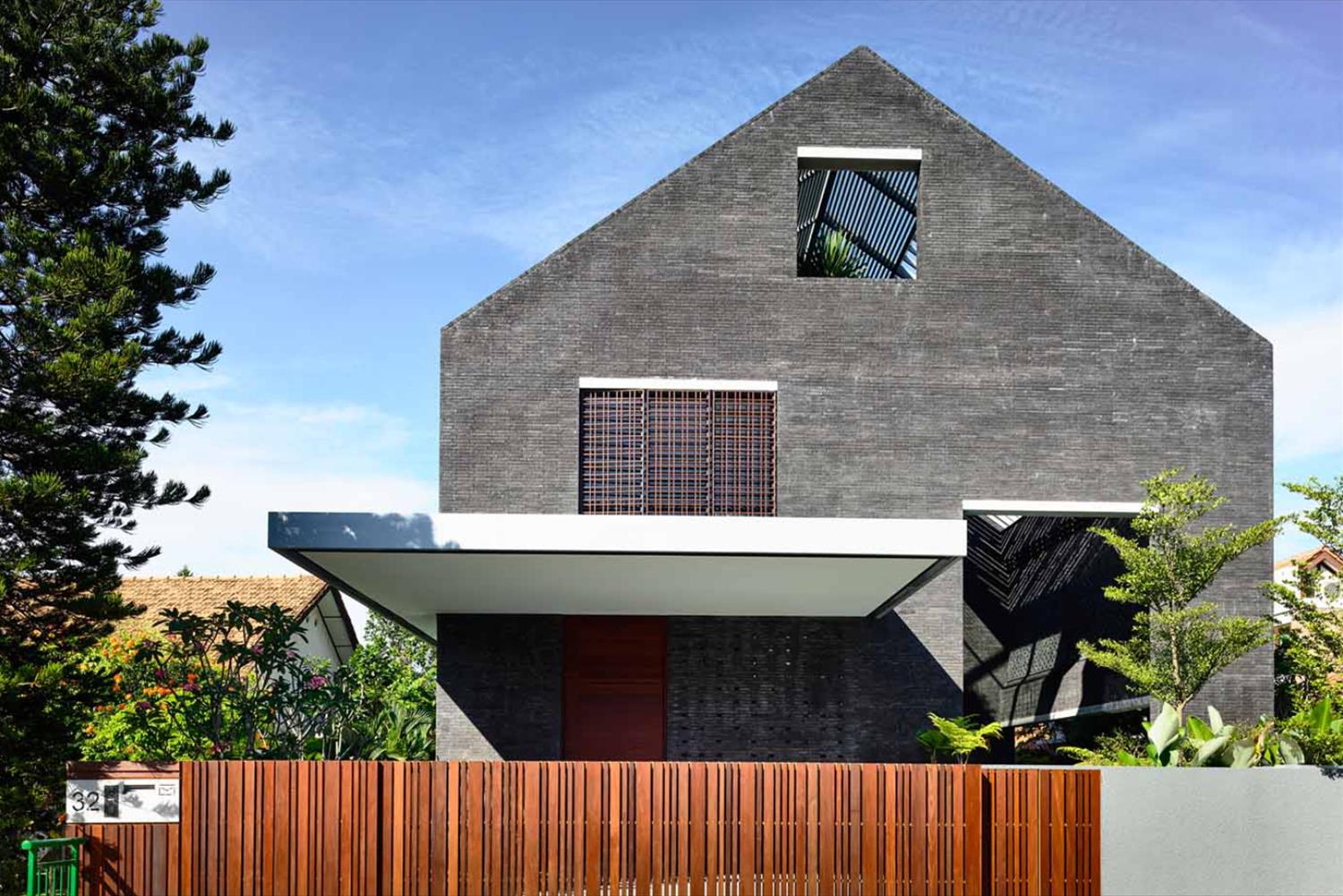 新加坡 HYLA 建筑事务所的"无顶房间"住宅设计-1