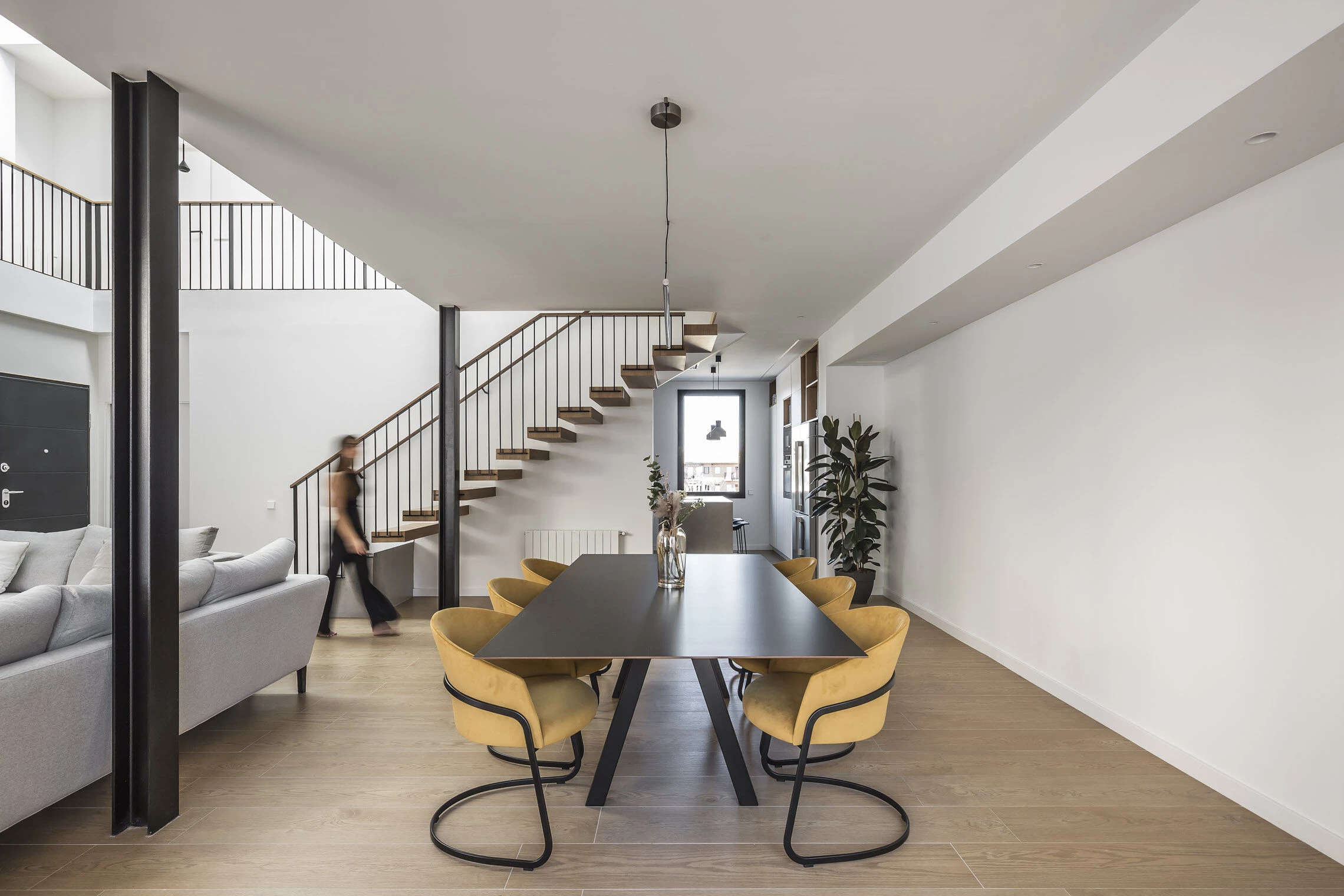 西班牙 Godella 简约现代别墅设计-11