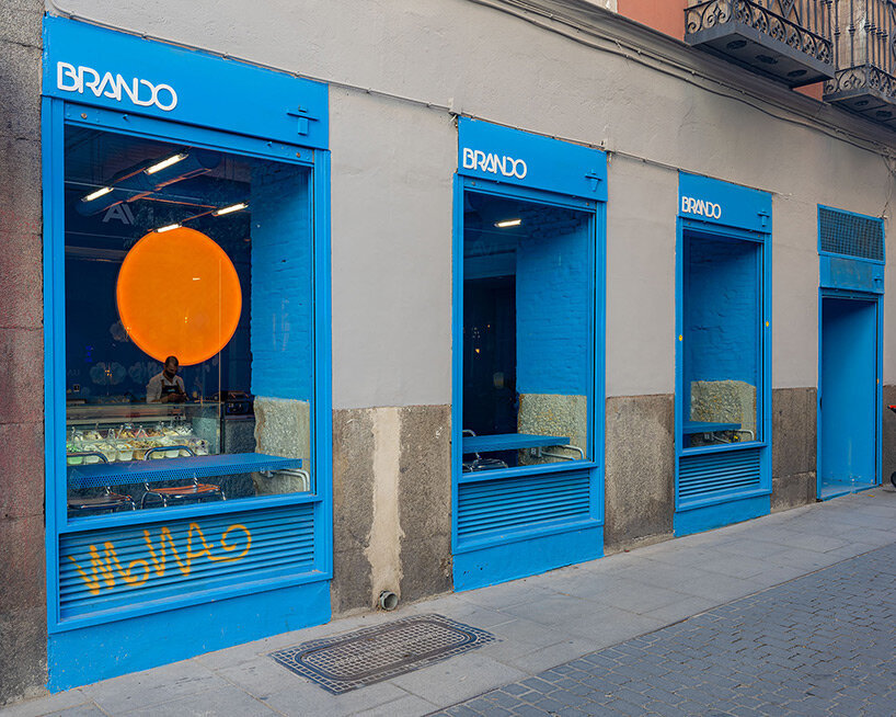 马德里蓝色 Brando 冰激凌店 | 色彩与空间的完美融合-10