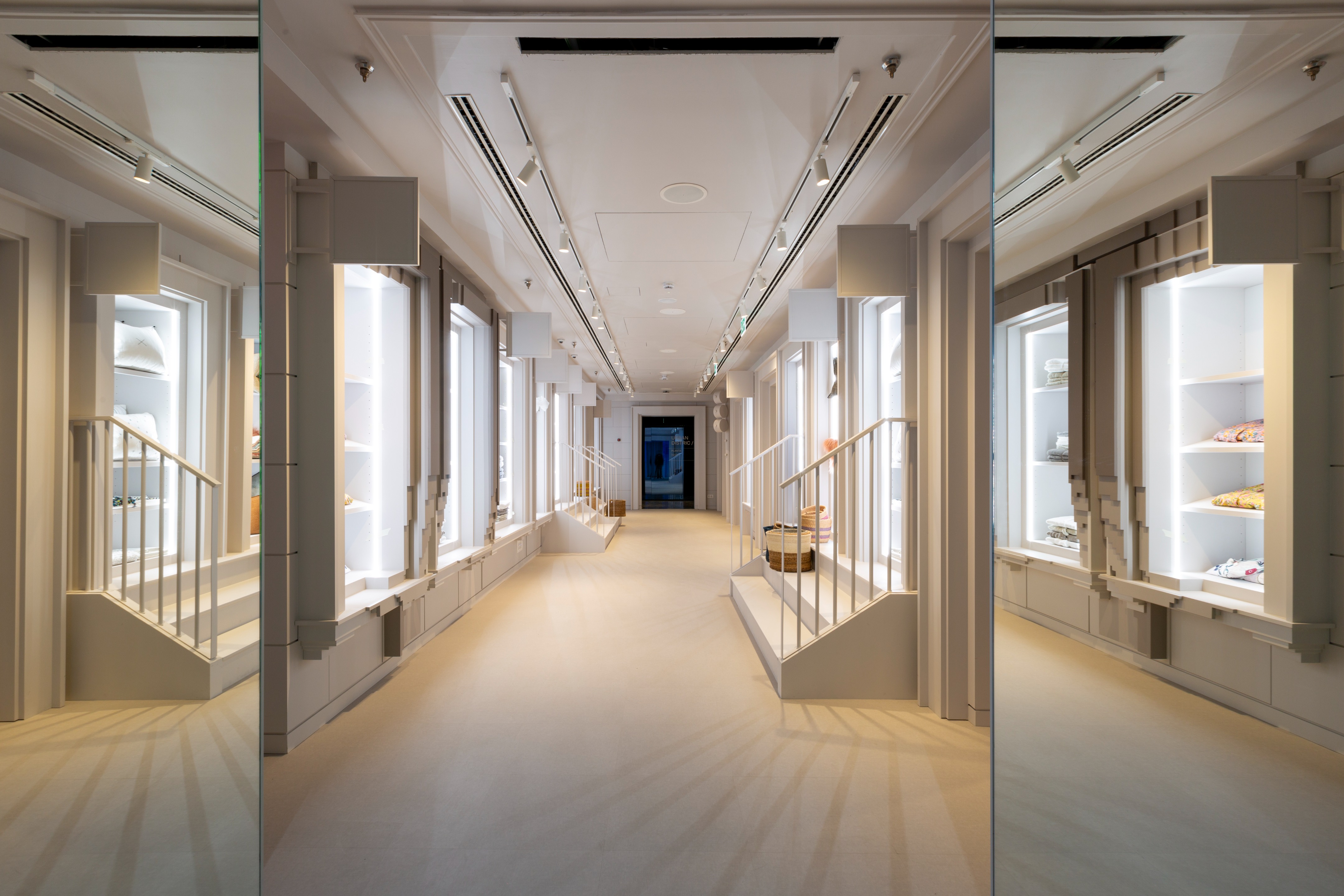 WOW 在线购物体验店丨西班牙马德里丨External Reference-54