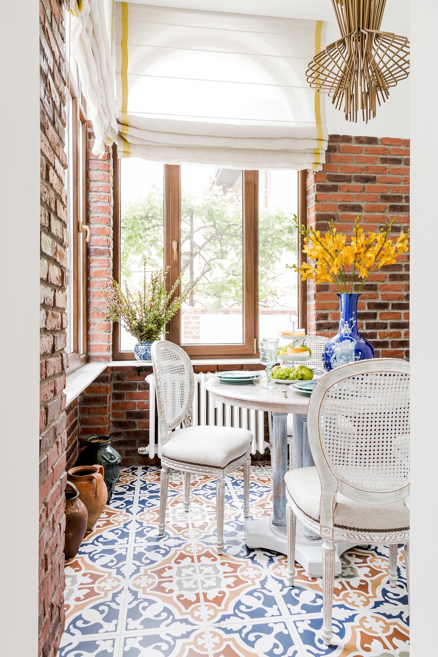 布加勒斯特英式乡村别墅 | 砖墙与橙色调的优雅结合-28