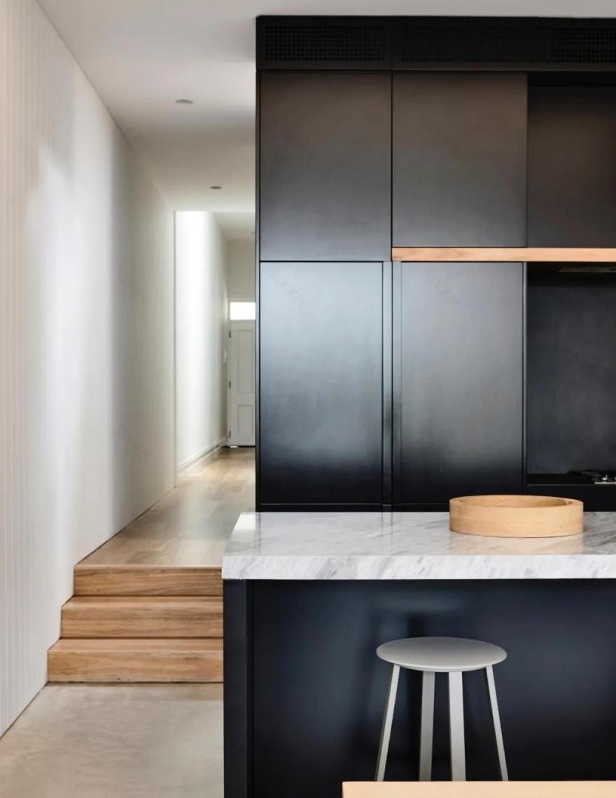 Bek Sheppard--简约现代住宅,用木材打造出温暖舒适的家-29