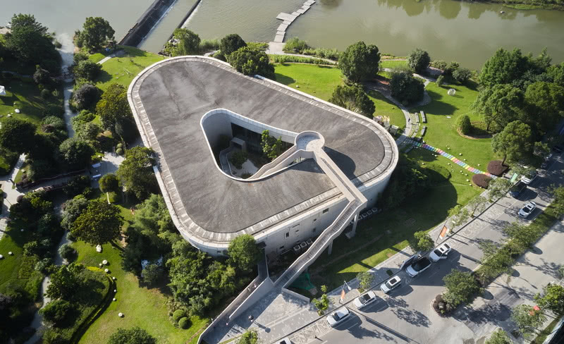 桂湖美术馆 | 融入自然的艺术空间-3