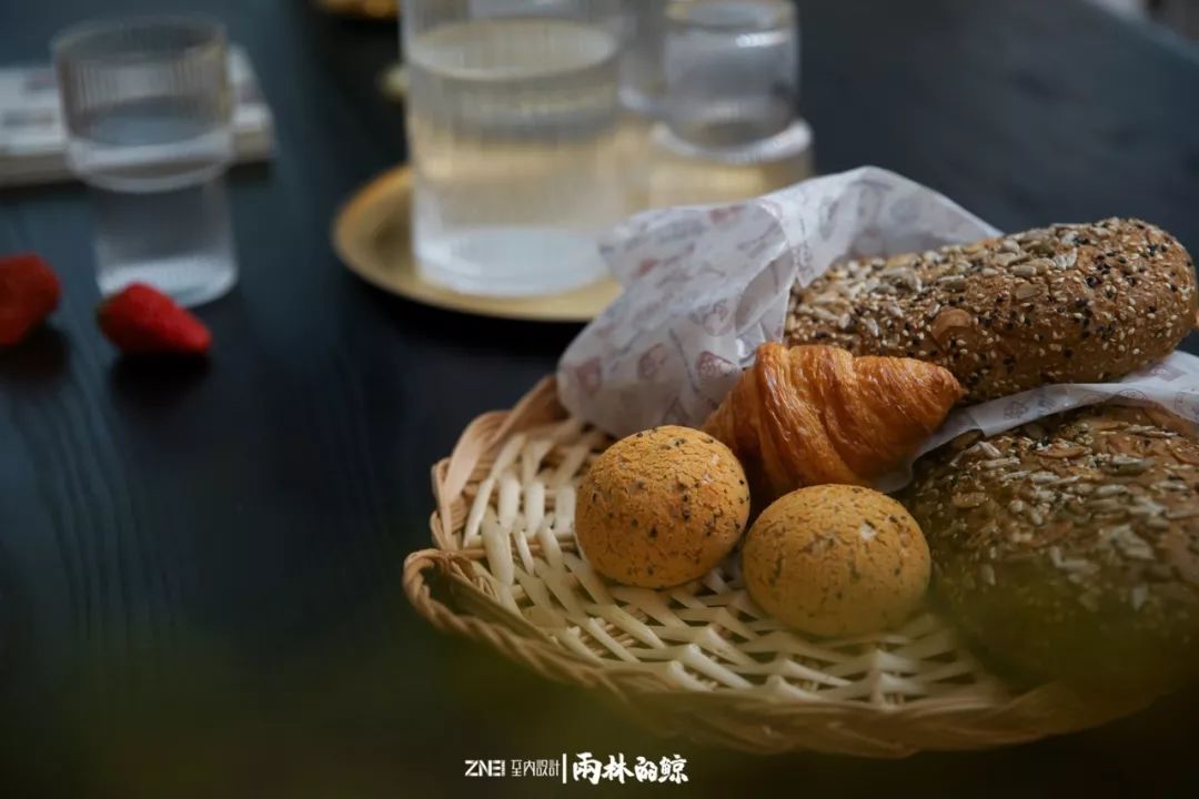 《雨林的鲸》长沙顶层洋房设计 | 开放式书架、画室、星空花园-60