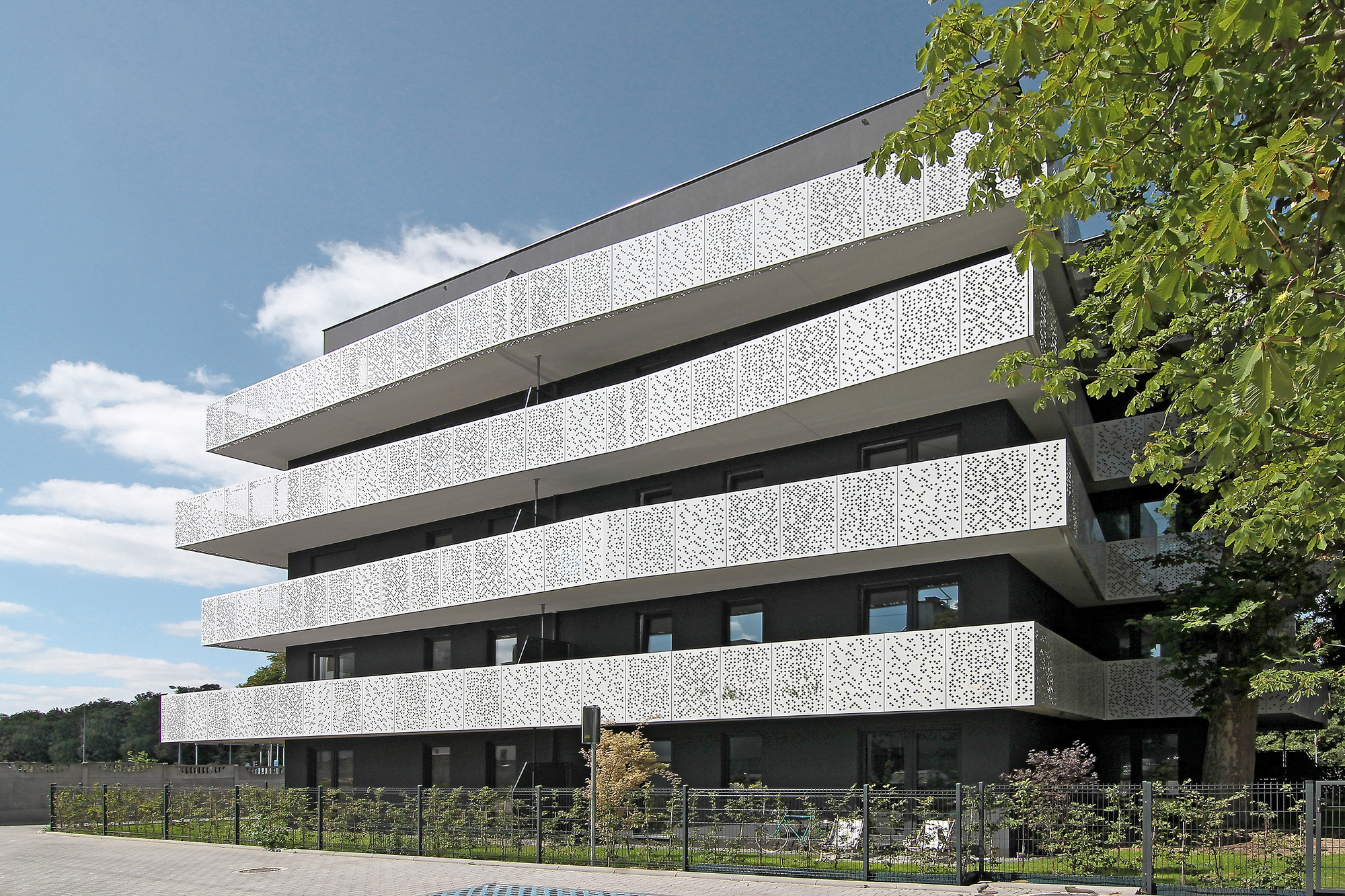 波兰 Neostudio Architekci 公寓建筑 | “高层露台”的多功能住宅设计-18