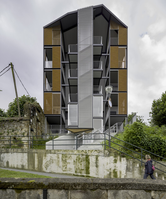 河滨重生 · 2A Dique 街老建筑翻新丨西班牙丨Behark-14