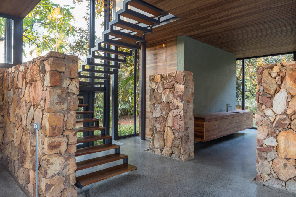 巴西 Labcity 设计工作室打造的原生态石墙住宅-32