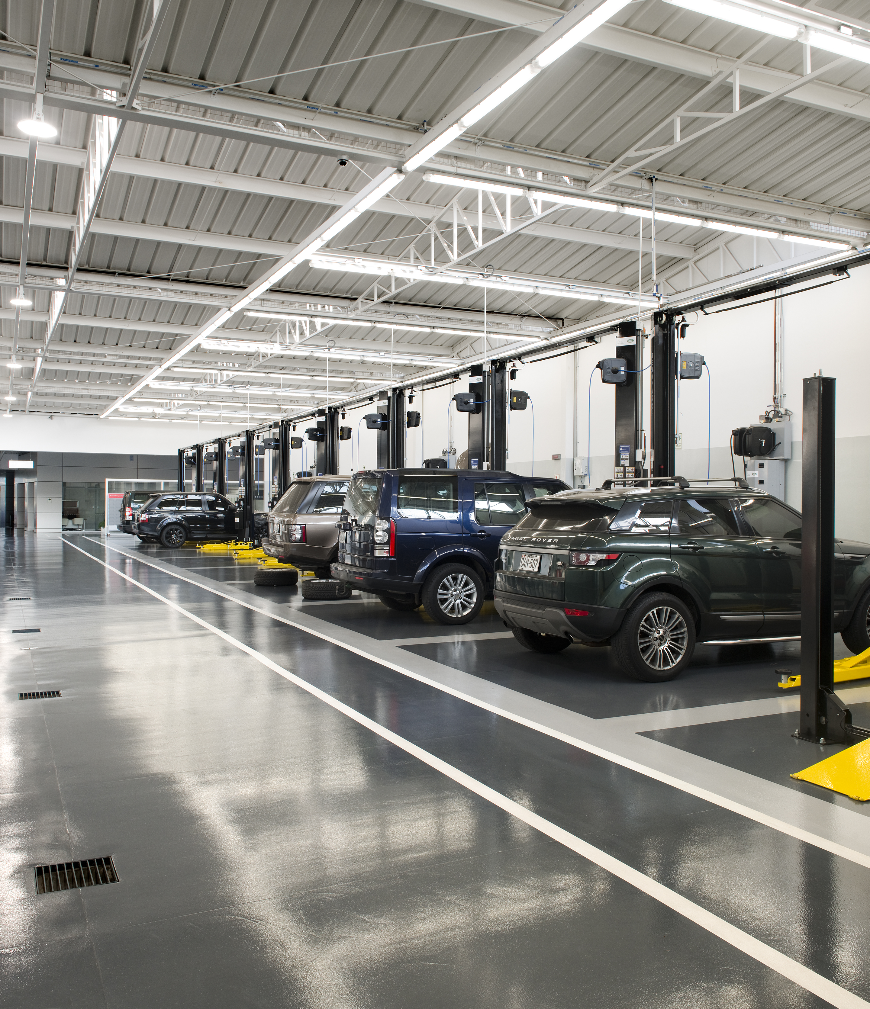 2016 年 Jaguar Land Rover Lima 展厅设计-11